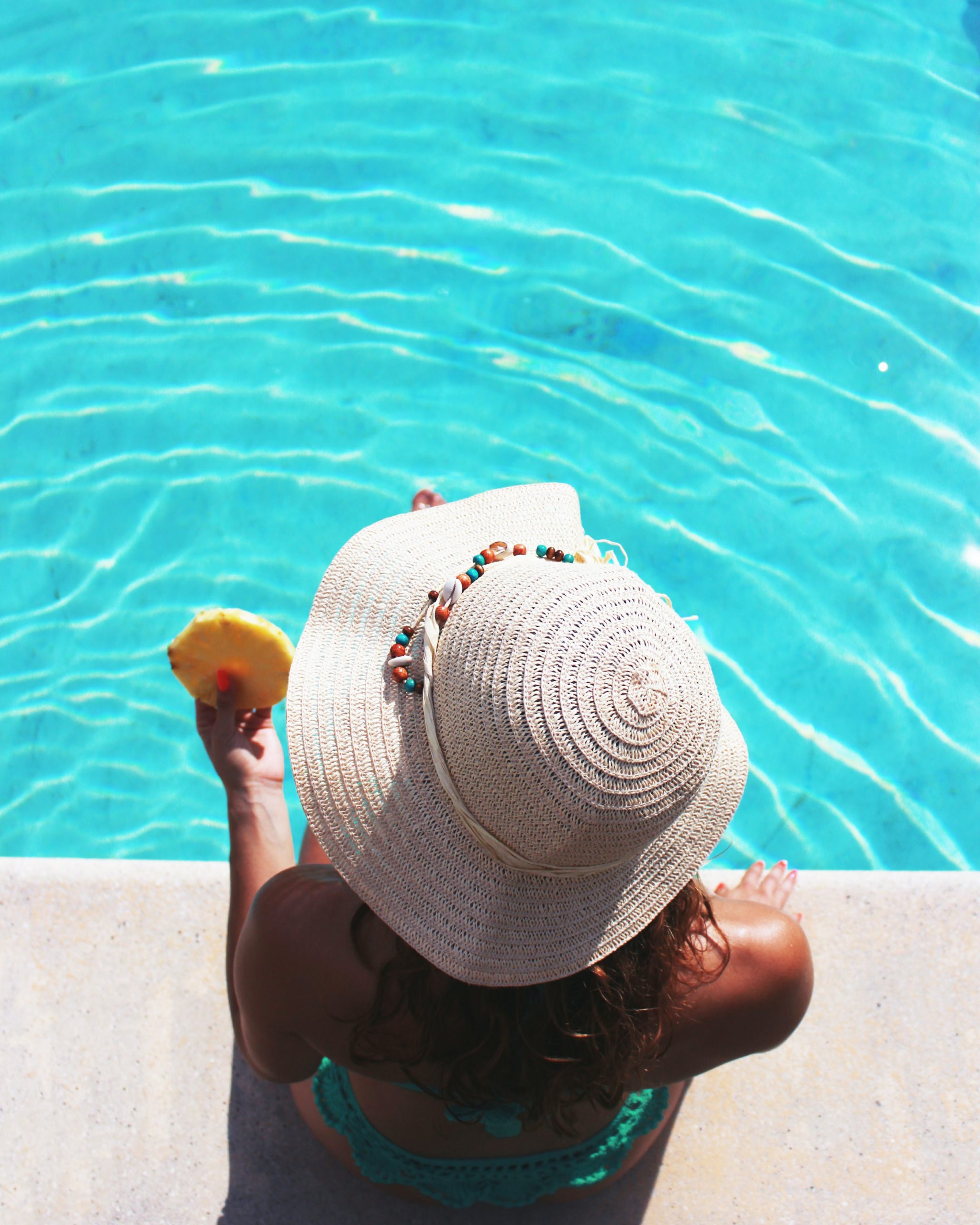 POOL SIDE